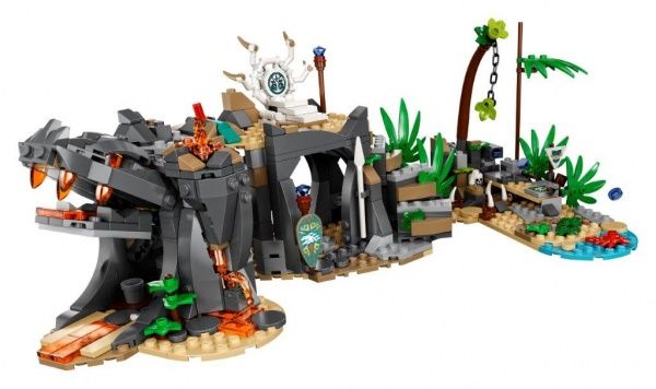 Конструктор LEGO Ninjago Село хранителів 71747