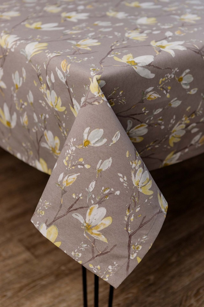 Скатерть Магнолия цветы 133x220 см La Nuit