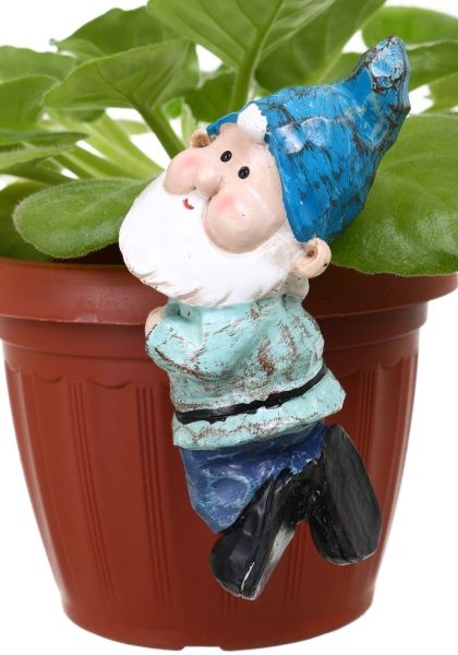 Фигура садовая в форме гнома 55x50x120 мм