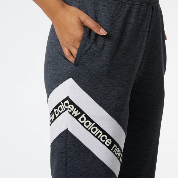Штани New Balance WP21180BK р. S чорний