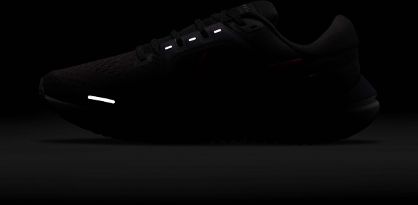 Кросівки Nike WMNS AIR ZOOM VOMERO 16 DA7698-002 р.US 7,5 чорний