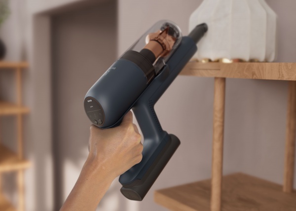 Пылесос аккумуляторный Electrolux EP71B14WET black 