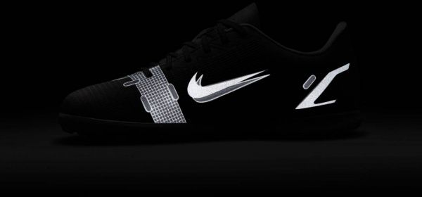 Сороконожки Nike JR VAPOR 14 CLUB TF CV0945-004 р. US 1,5Y черный