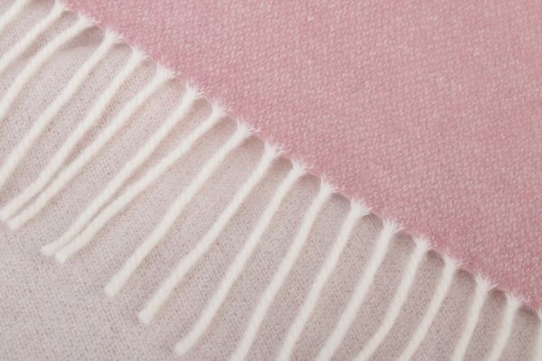 Плед SENS.DF Nude Kreide 130x180 см бело-розовый Billerbeck 