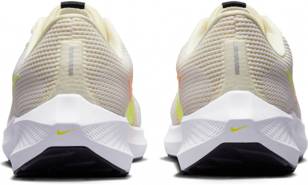 Кроссовки Nike AIR ZOOM PEGASUS 40 DV3853-101 р.42,5 бежевый