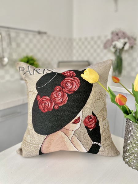 Подушка декоративна KISS542 45x45 см бежевий із принтом Limaso 