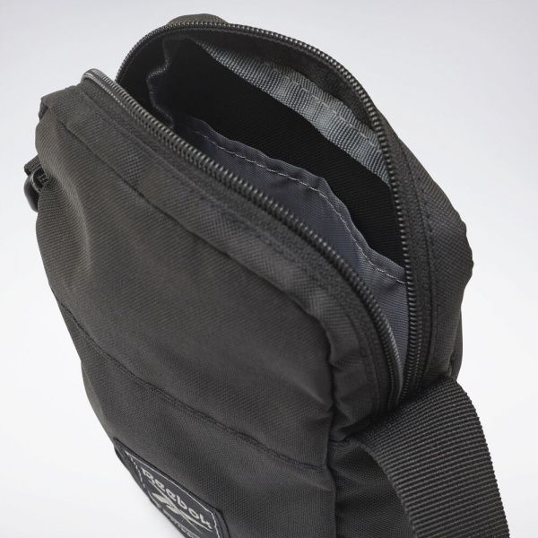 Сумка Reebok WOR CITY BAG FQ5288 1,38 л черный 