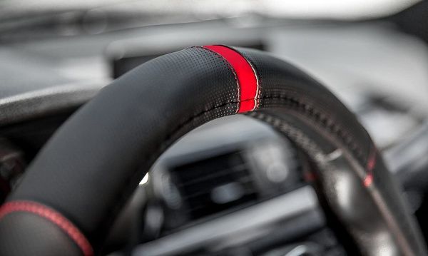 Чехол на руль MOMO SWC010BR черный с красным