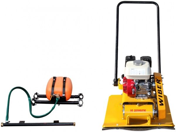 Виброплита WIBER  UGMS-16 с баком