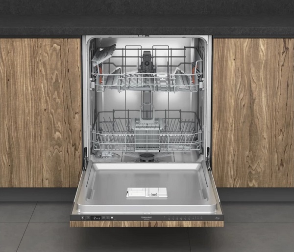 Вбудовувана посудомийна машина Hotpoint H2I HD526 A