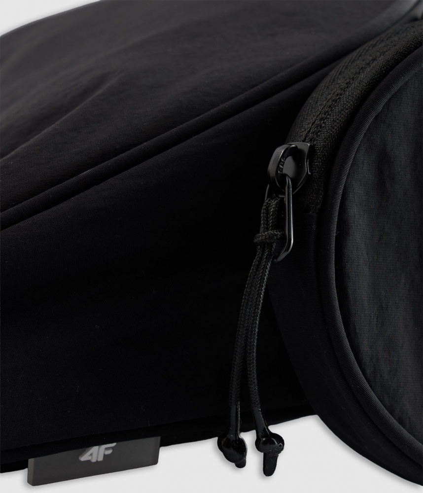 Сумка 4F 4FWAW25ASBGF083-20S черный