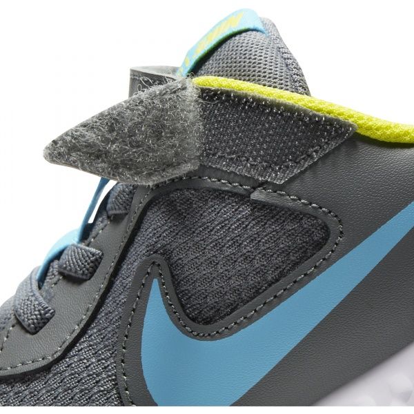 Кроссовки Nike Revolution 5 BQ5672-019 р.US 13,5C серый