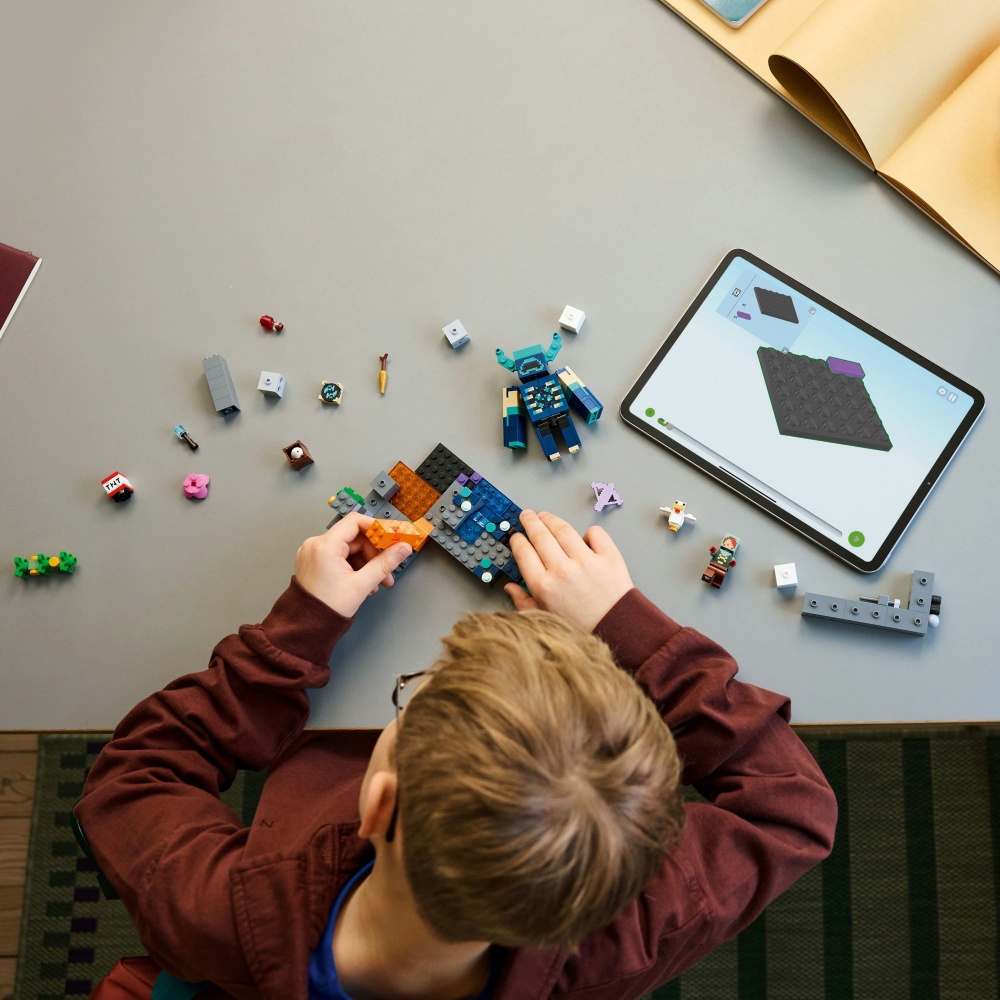 Конструктор LEGO Minecraft Зустріч із Боронителем 21274