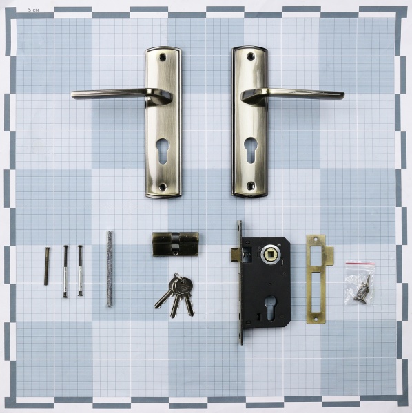 Замок врізний з ручками Titan PZ 62 мм бронзовий