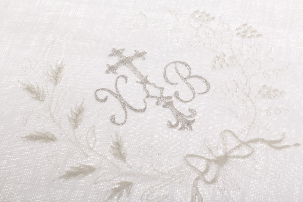 Салфетка Пасхальная с вышивкой и кружевом (1,5/3,5 см) 38x38 см белый с рисунком 