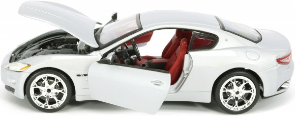 Автомодель Bburago 1:32 MASERATI GRANTOURISMO 2008 18-22107 18-22107