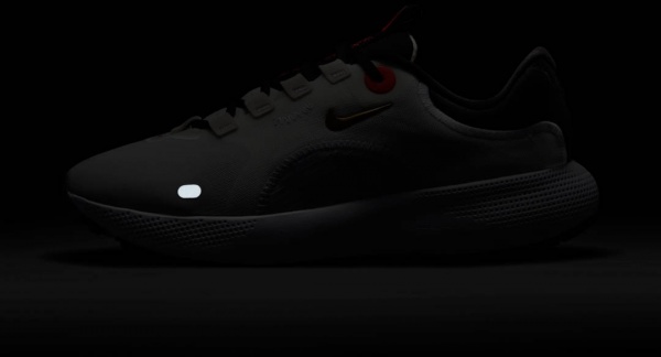 Кросівки Nike WMNS NIKE REACT ESCAPE RN CV3817-103 р.US 8,5 білий