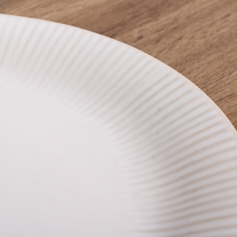 Тарілка обідня Bella Vita Needl 22 см 2 сорт