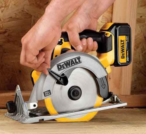 Пилка дискова DeWalt DCS570N