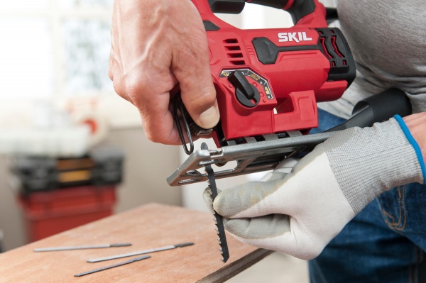 Електролобзик SKIL SW1E4530AA