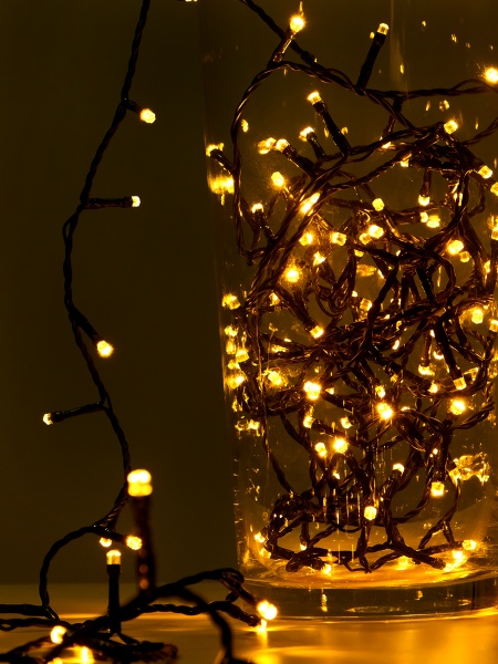 Электрогирлянда линейная SHLigts Нить (DCB-LD180WW-C-31V) встроенный светодиод (LED) 180 ламп 9 м 