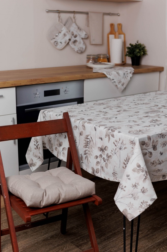 Скатерть Шанталь 120x133 см бежевый с рисунком La Nuit