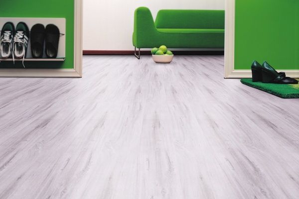 Ламинат King Floor Premium Line V4 KF217 дуб бастер 32/АС4 1380х193х8 мм 