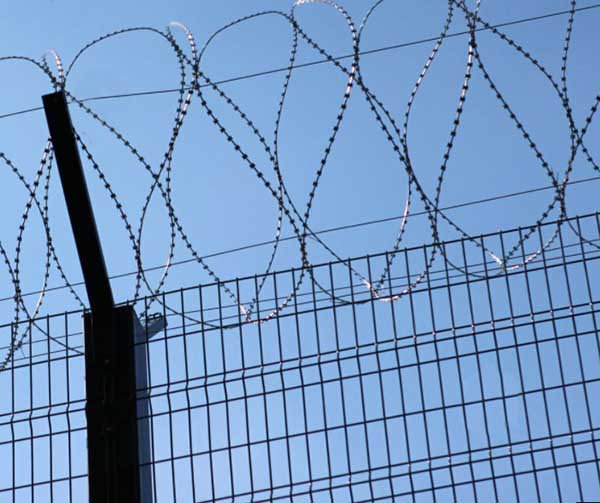 Огорожа колюче-ріжуча спіральна 