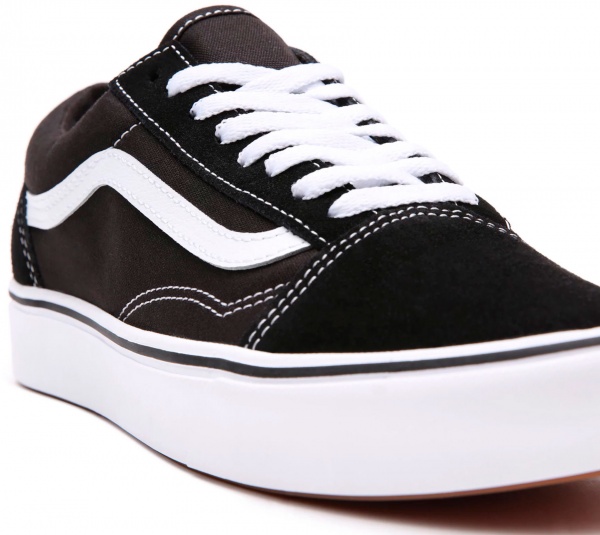 Кроссовки Vans UA COMFYCUSH OLD SKOOL (CLASSIC) VN0A3WMAVNE1 р.US 7 черно-белый