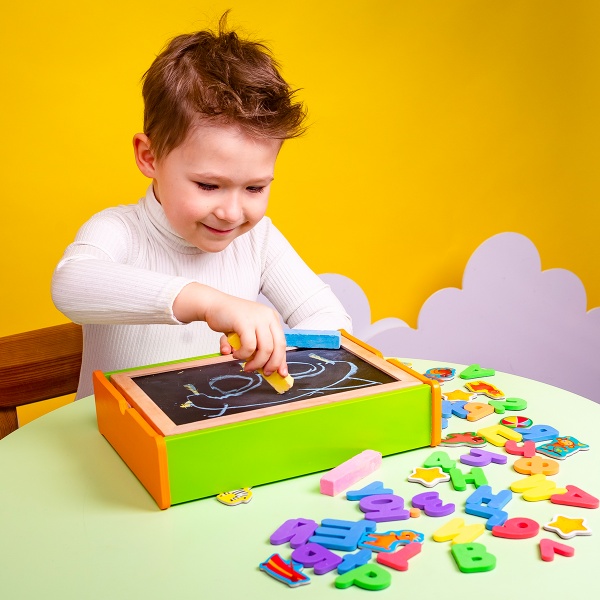 Набір магнітний Vladi Toys 2 в 1 Абетка та математика в дерев’яній коробці VT5411-17