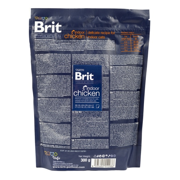Корм для дорослих котів, що живуть у приміщенні Brit Premium By Nature з куркою 300 г