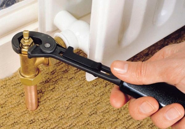 Ключ универсальный Stanley М 8 - 14 мм., l= 200 мм., самозажимной 4-87-988