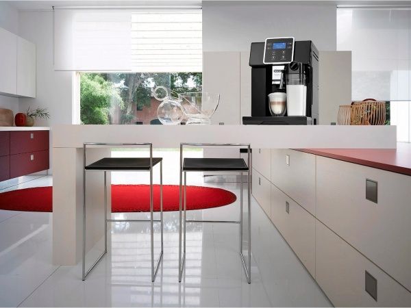 Кавомашина Delonghi ESAM420.40.B 