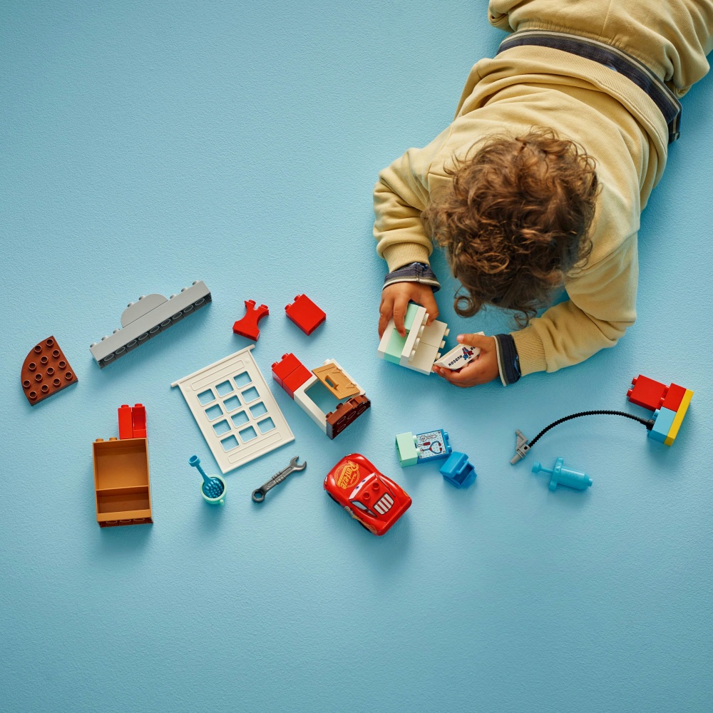 Конструктор LEGO DUPLO Disney Візит МакКвіна в гараж Дока 10456