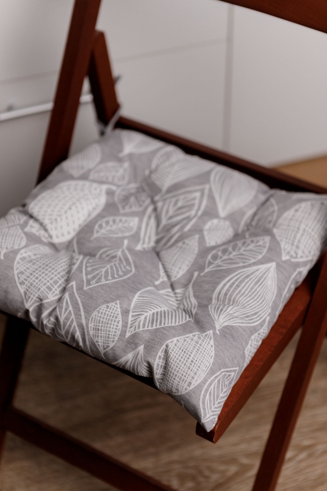 Подушка на стілець Листя сіра 40x40 см Прованс
