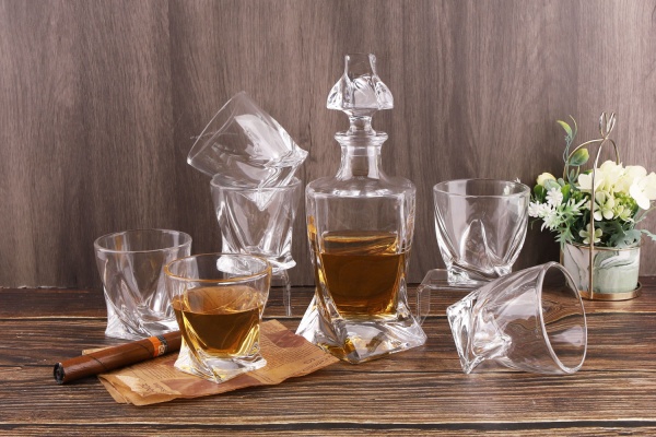 Набір для віскі Sette 7 предметів Fiora