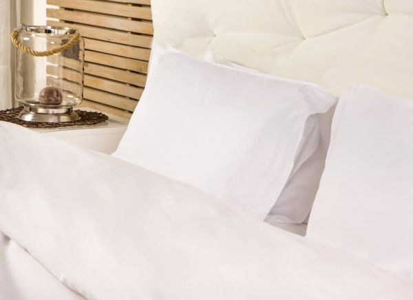 Комплект постільної білизни сатин гладенький 1,5 білий Saffran 