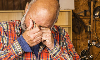 Що робити якщо цемент потрапив в око?