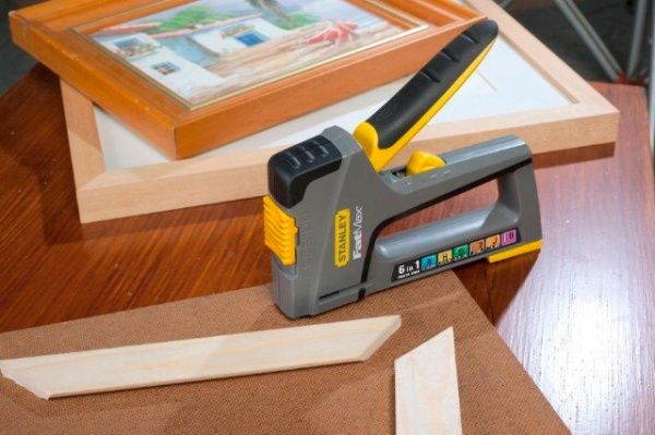 Степлер Stanley FMHT6-70868 FatMax 6 в 1, регулювання, 6-14 мм., тип 53+140, пластик, цвяхи, шпильки