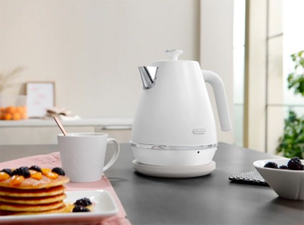 Электрочайник Delonghi KBIN2001.W 1.7L 