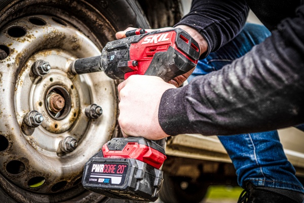 Гайковерт ударний акумуляторний SKIL SD1E3285CA