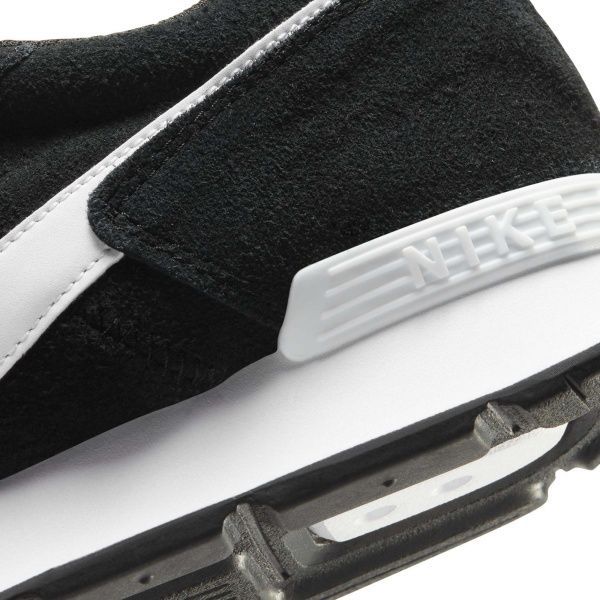 Кросівки Nike Venture Runner Suede CQ4557-001 р.US 13 чорно-білий
