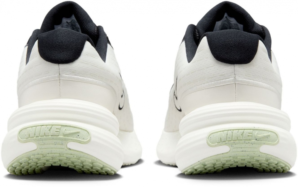 Кросівки чоловічі демісезонні Nike Uplift SC IB2765-100 р.42,5 білі із чорним