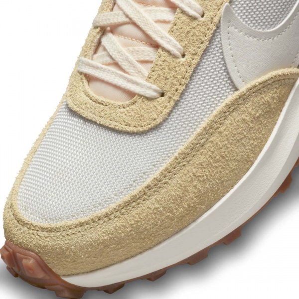 Кроссовки Nike Waffle Debut DX2931-001 р.40 бежевый