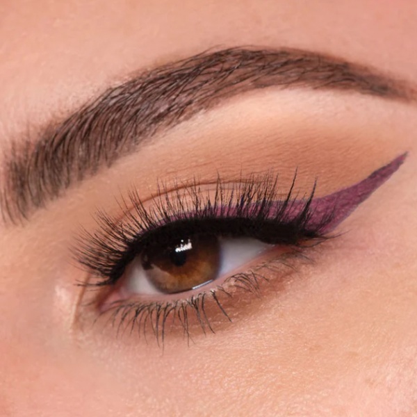 Подводка для глаз theBalm Schwing purple 1,7 мл