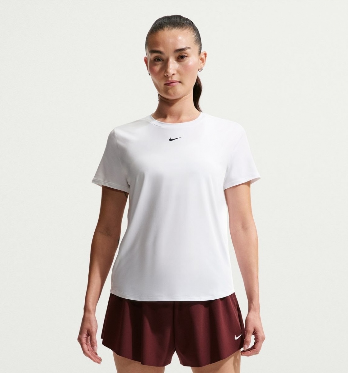 Футболка Nike W NK ONE CLASSIC DF SS TOP FN2798-101 р.L білий — фото 1