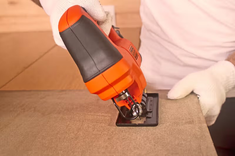 Електролобзик Black+Decker BES603 BES603