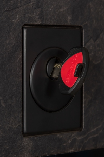 Двері вхідні К-8 (квадро) 539/237 mamba morion / рустик авиньйон блан 2050x950 мм праві