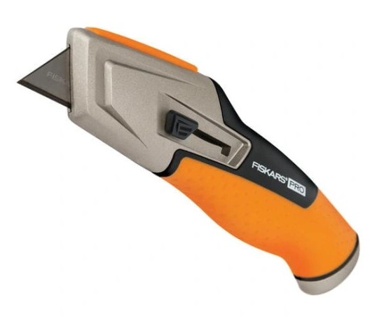 Нож Fiskars с выдвижным лезвием CarbonMax 1061192