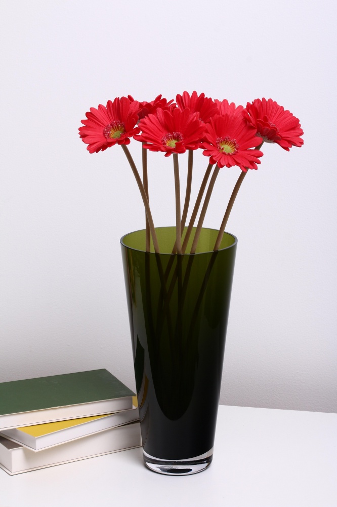 Ваза стеклянная Wrzesniak Glassworks Sofi 30 см оливковый 17-133B